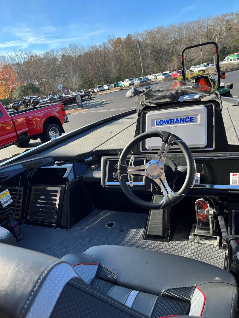 Slide: The Image of 2024 Ranger Z521R Ranger Cup Equipped boat interior with Lowrance electronics. - 1
