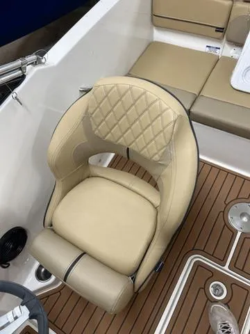 Slide: The Image of Bayliner VR4 Bowrider I/O 2024 - 4