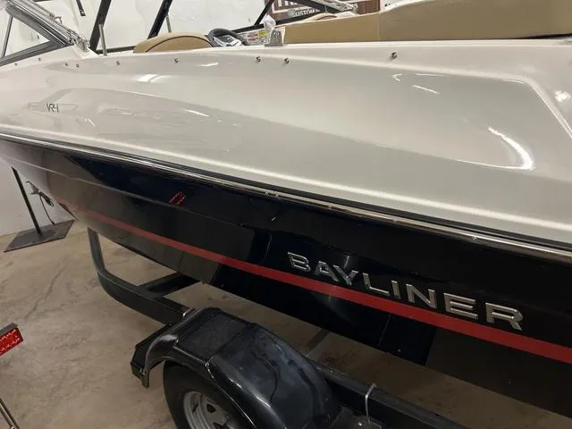 Slide: The Image of Bayliner VR4 Bowrider I/O 2024 - 8