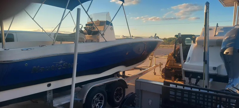 Slide: The Image of NauticStar 231 Coastal 2017 - 8