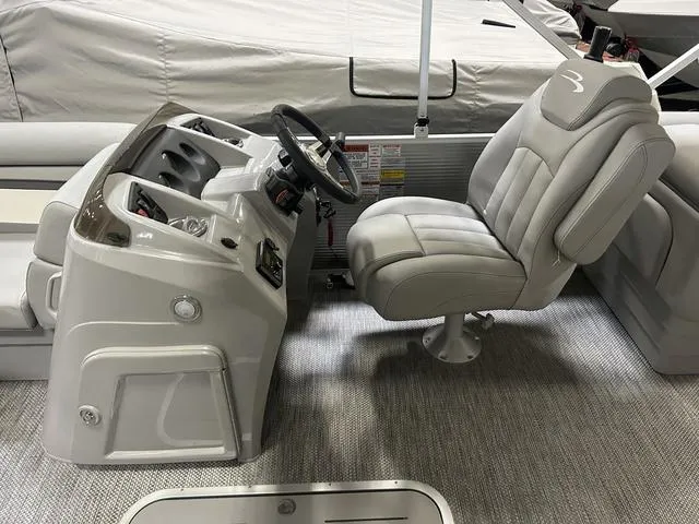 Slide: The Image of Bennington 22 SS 2024 - 7