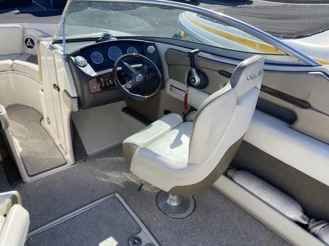 Slide: The Image of Sea Ray 230 Select 2007 - 10