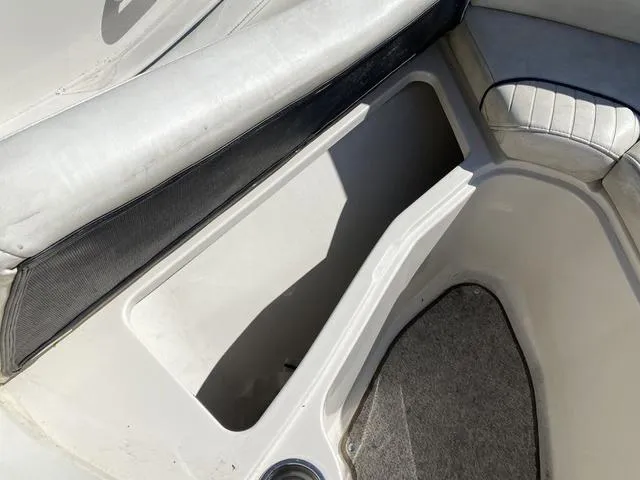 Slide: The Image of Sea Ray 230 Select 2007 - 21