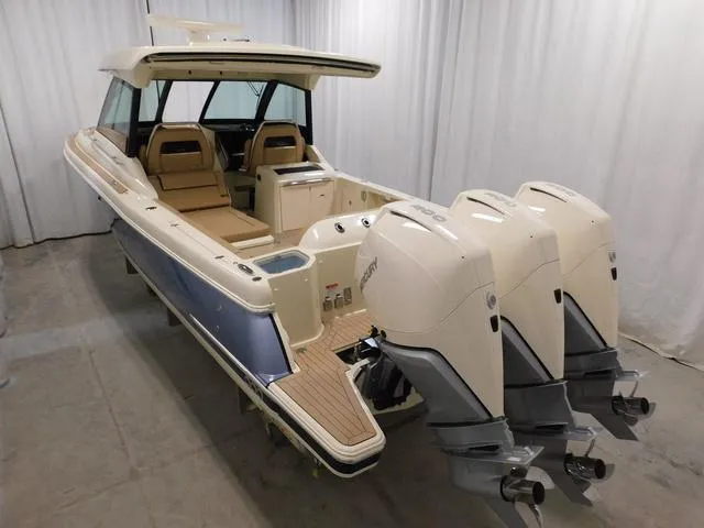 Slide: The Image of Chris-Craft Calypso 35 2022 - 10