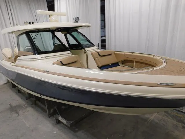 Slide: The Image of Chris-Craft Calypso 35 2022 - 14