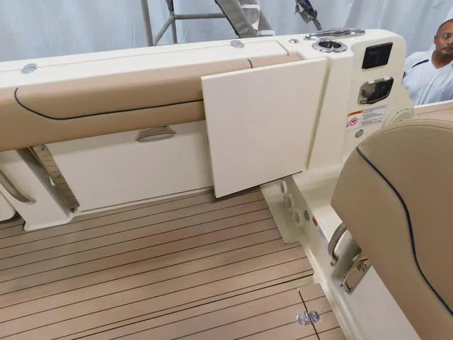 Slide: The Image of Chris-Craft Calypso 35 2022 - 20