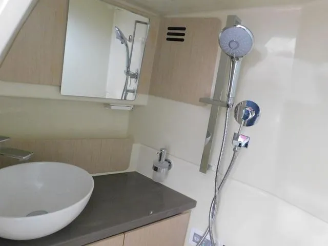 Slide: The Image of Chris-Craft Calypso 35 2022 - 32