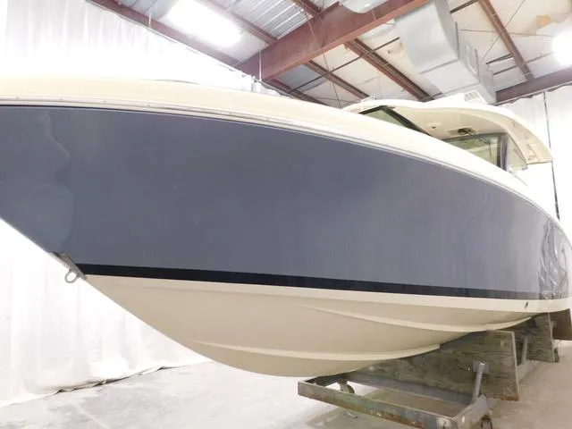 Slide: The Image of Chris-Craft Calypso 35 2022 - 6