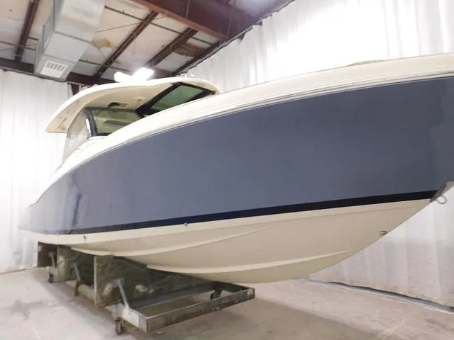 Slide: The Image of Chris-Craft Calypso 35 2022 - 7