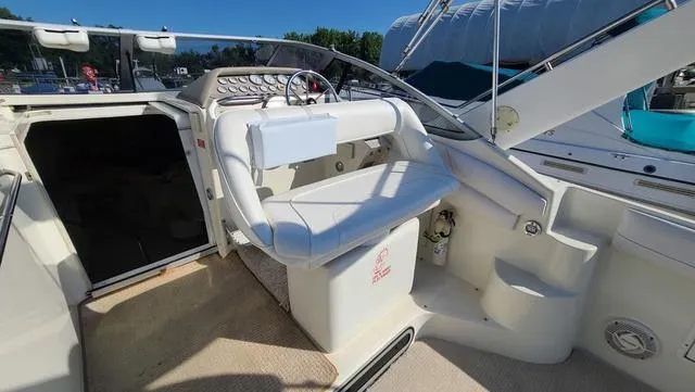 Slide: The Image of Larson Cabrio 300 Mid Cabin 1994 - 10