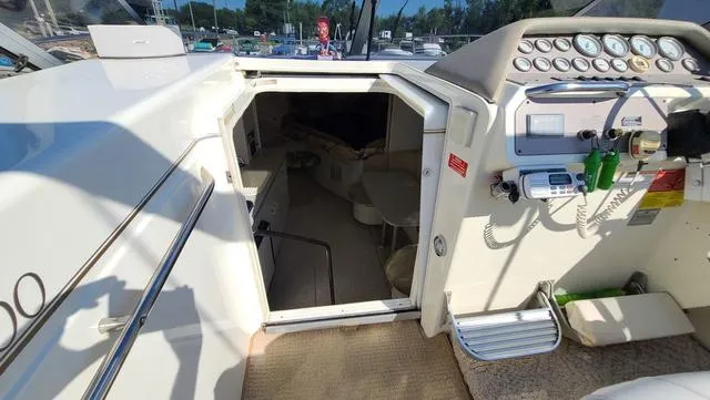 Slide: The Image of Larson Cabrio 300 Mid Cabin 1994 - 16