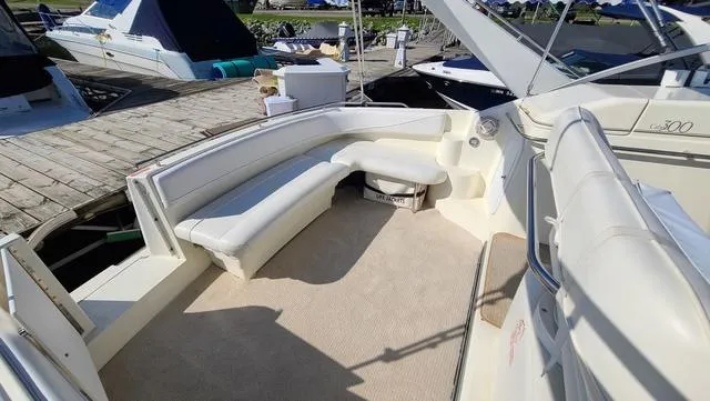 Slide: The Image of Larson Cabrio 300 Mid Cabin 1994 - 8