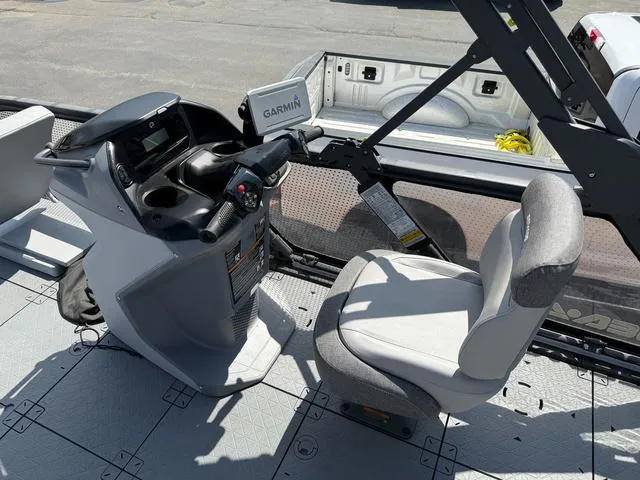 Slide: The Image of Sea-Doo Switch Sport 21 2024 - 11