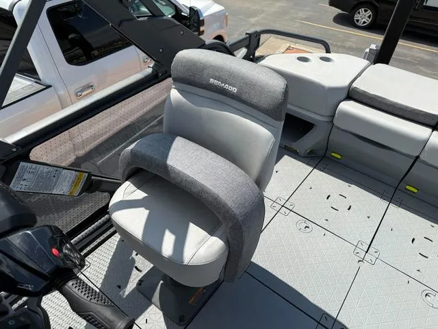 Slide: The Image of Sea-Doo Switch Sport 21 2024 - 13