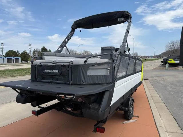 Slide: The Image of Sea-Doo Switch Sport 21 2024 - 3