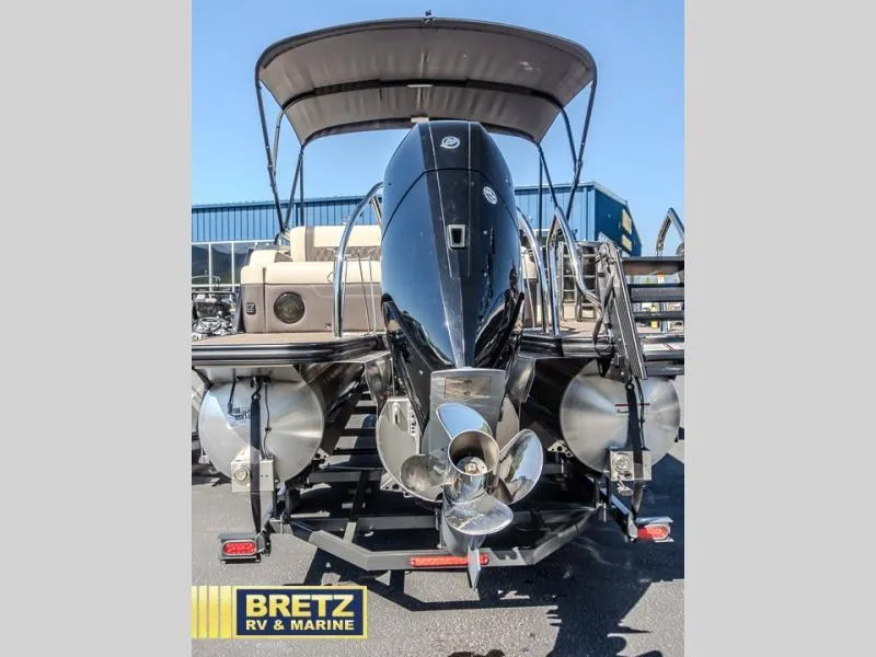 Slide: The Image of Lusso Ultra-Lounge 25UC 2024 - 10