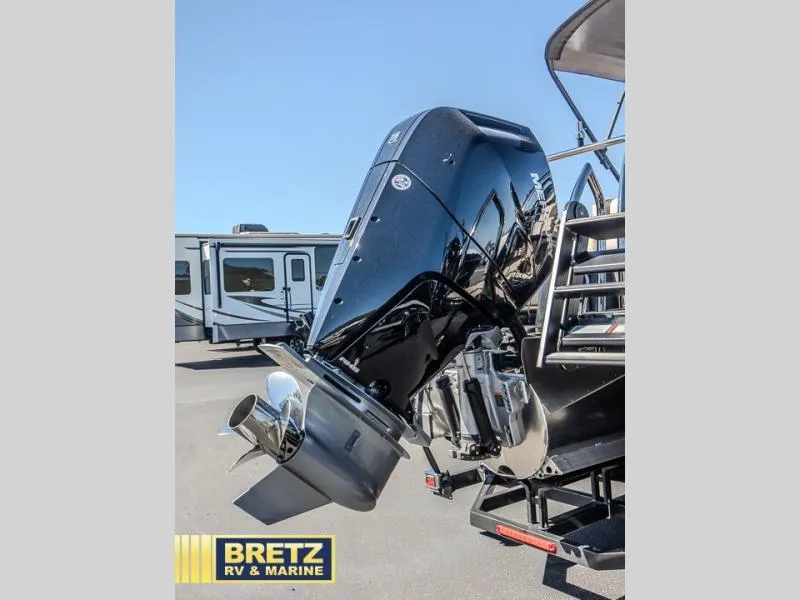 Slide: The Image of Lusso Ultra-Lounge 25UC 2024 - 11