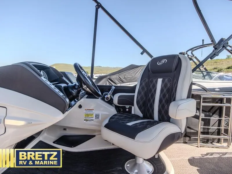 Slide: The Image of Lusso Ultra-Lounge 25UC 2024 - 16