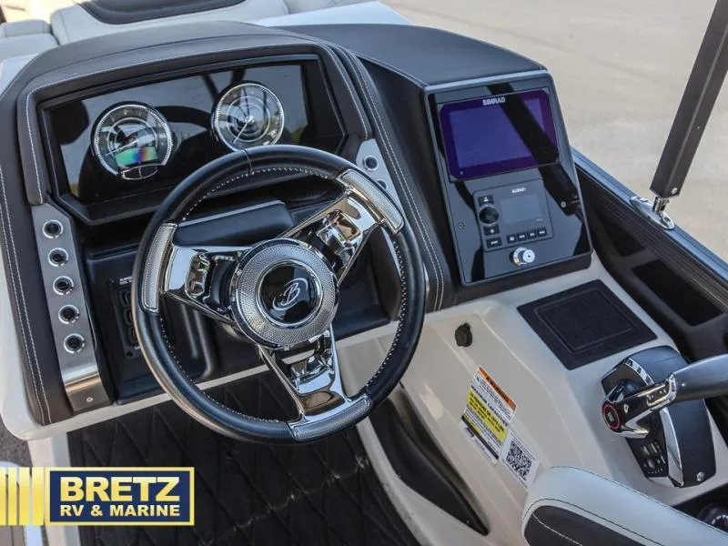 Slide: The Image of Lusso Ultra-Lounge 25UC 2024 - 18