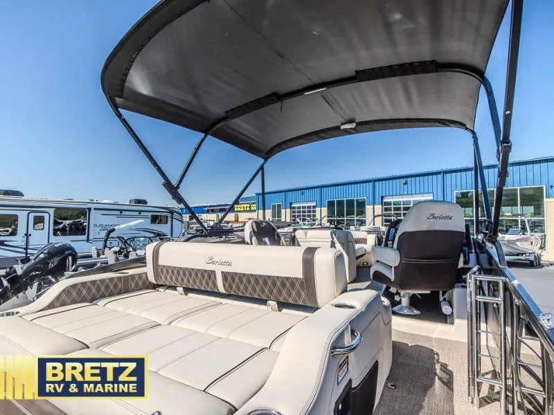 Slide: The Image of Lusso Ultra-Lounge 25UC 2024 - 22