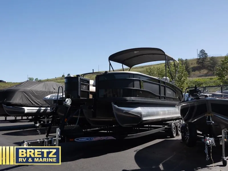 Slide: The Image of Lusso Ultra-Lounge 25UC 2024 - 4