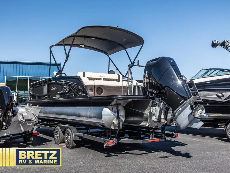 Slide: The Image of Lusso Ultra-Lounge 25UC 2024 - 5