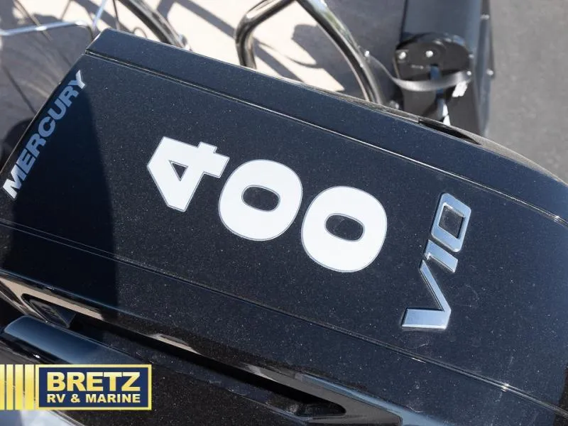 Slide: The Image of Lusso Ultra-Lounge 25UC 2024 - 8