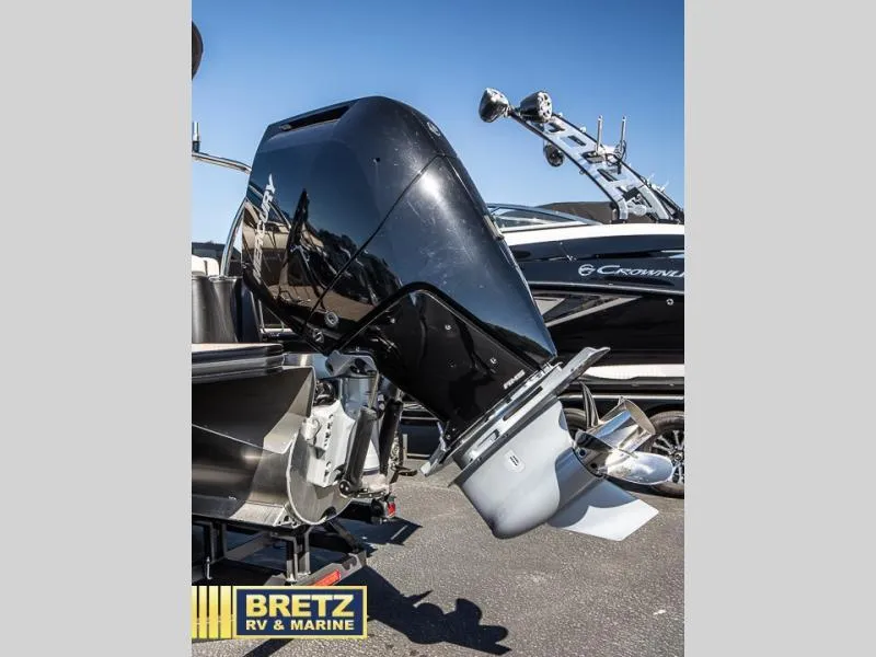 Slide: The Image of Lusso Ultra-Lounge 25UC 2024 - 9