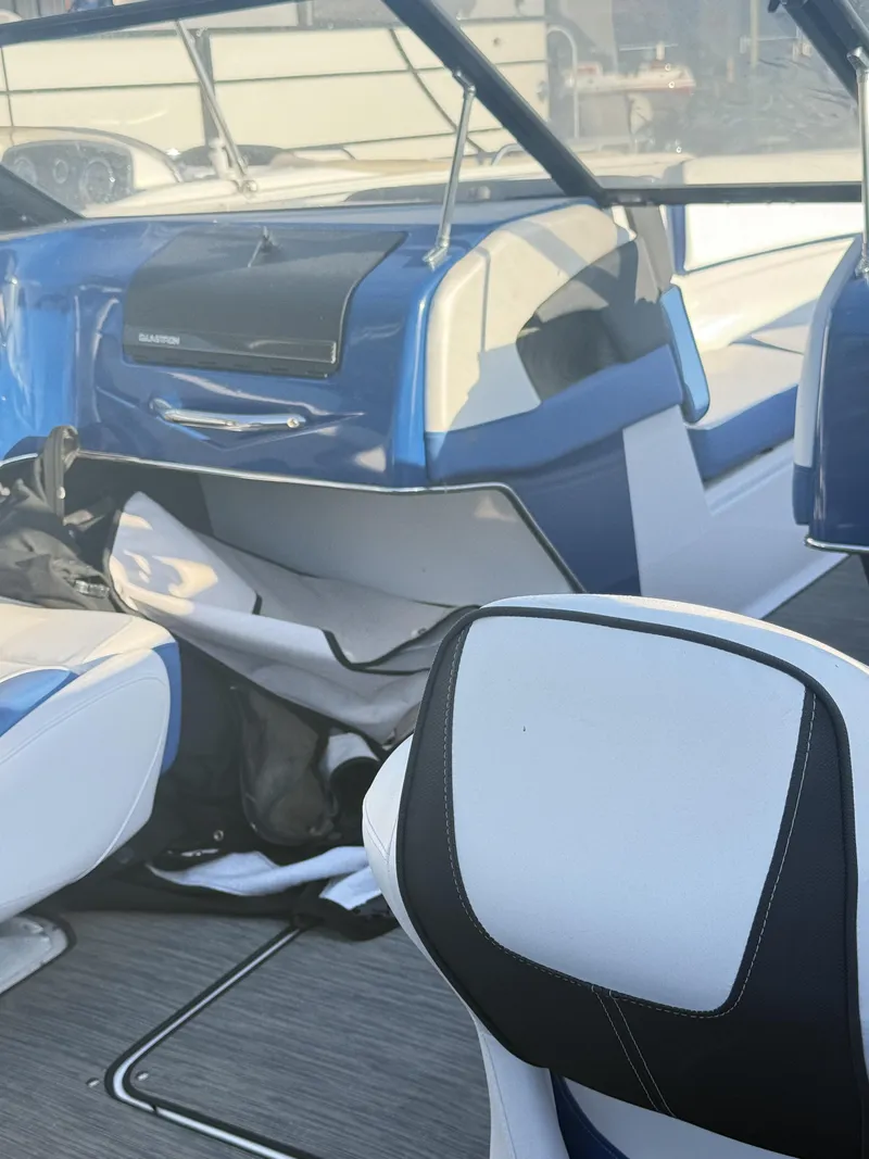 Slide: The Image of Glastron GT225BR 2019 - 14