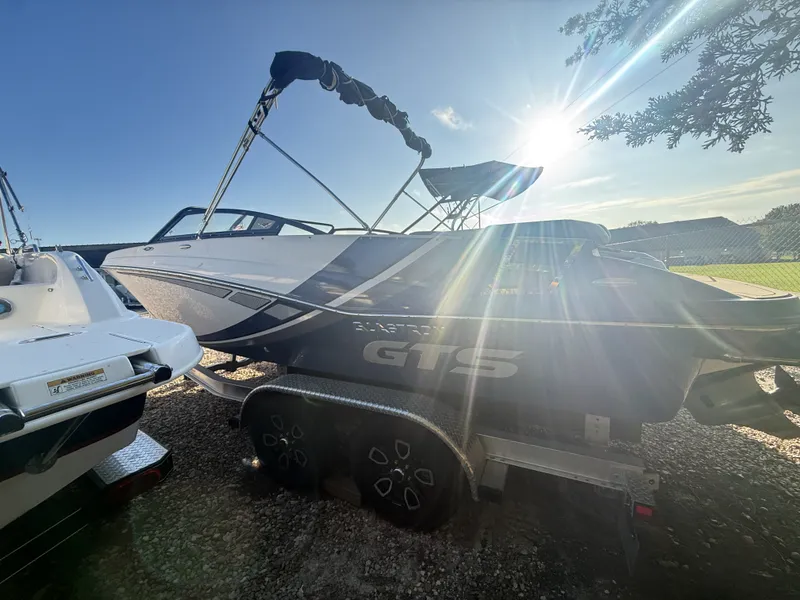 Slide: The Image of Glastron GT225BR 2019 - 2