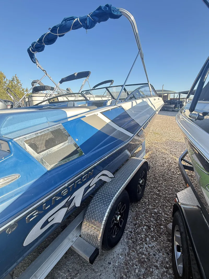 Slide: The Image of Glastron GT225BR 2019 - 6