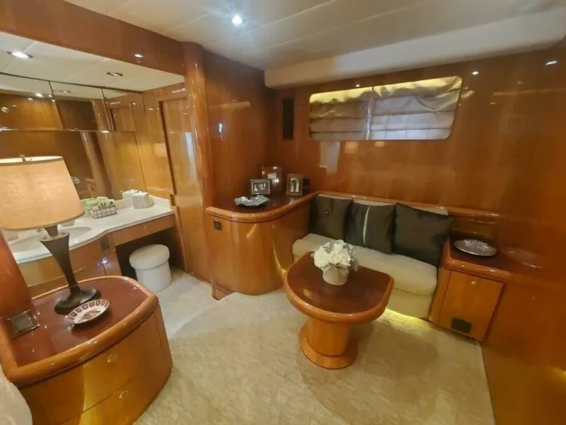 Slide: The Image of Horizon 92 BELISARIUS - Master Stateroom - 23