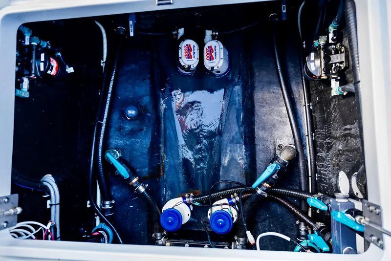 Slide: The Image of Yellowfin 39 Offshore 2021 - 51