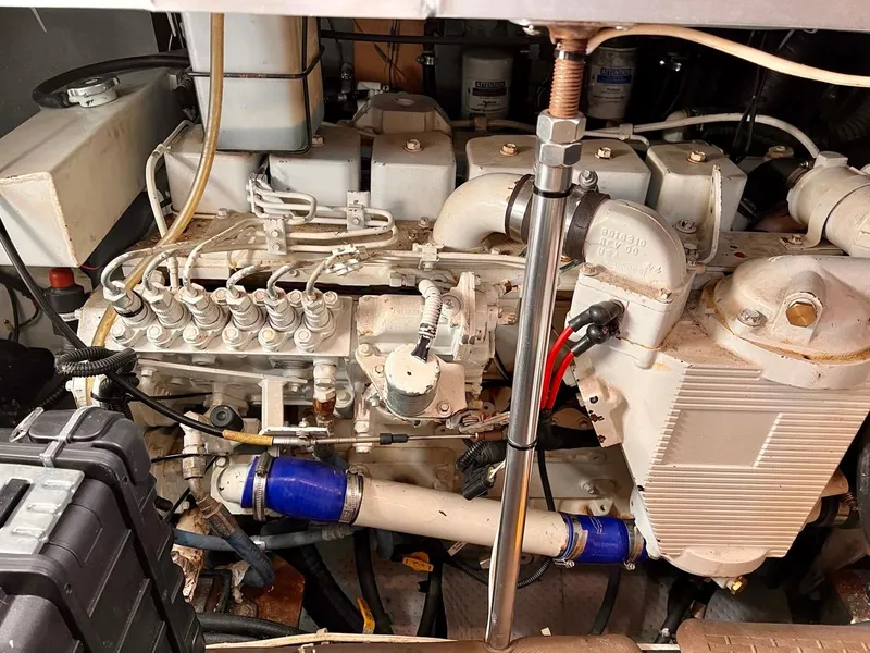 Slide: The Image of Engine compartment of a 2000 Carver 396 Motor Yacht. - 32
