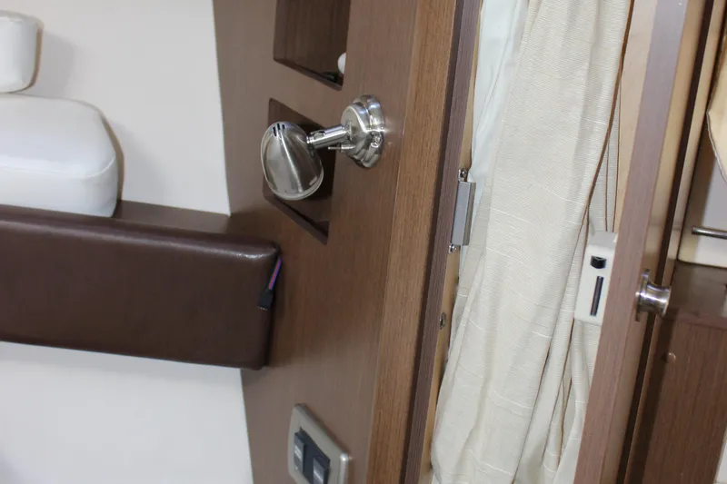 Slide: The Image of Sea Ray Sundancer 350 2014 - 61