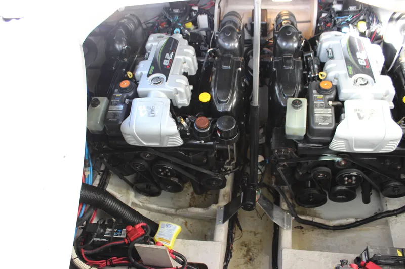 Slide: The Image of Sea Ray Sundancer 350 2014 - 64