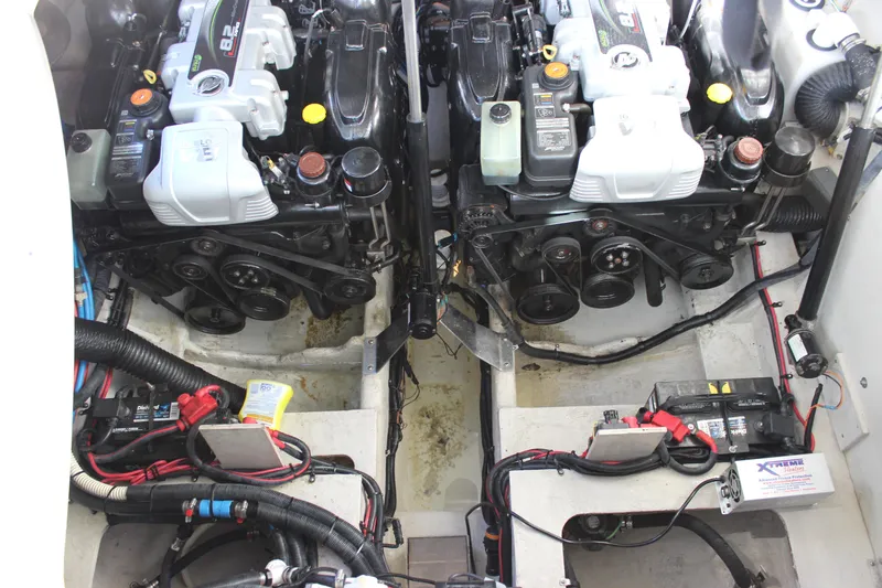 Slide: The Image of Sea Ray Sundancer 350 2014 - 66