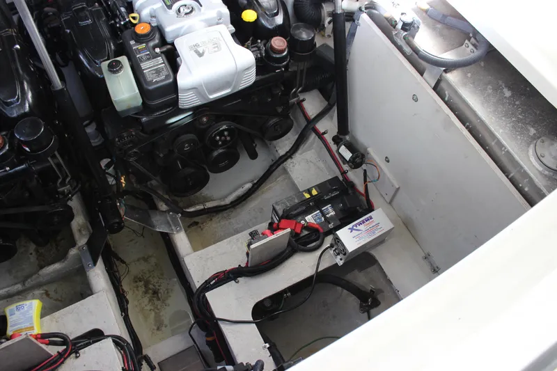 Slide: The Image of Sea Ray Sundancer 350 2014 - 67