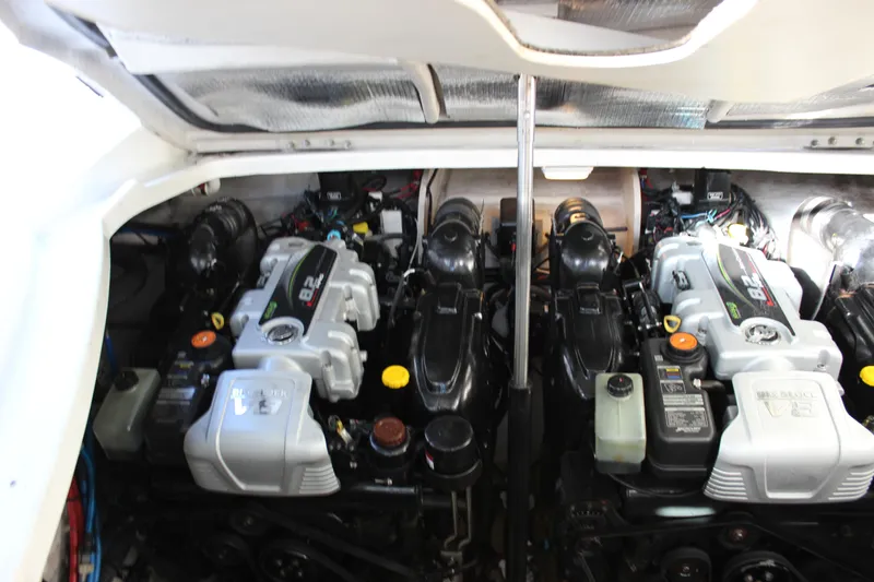 Slide: The Image of Sea Ray Sundancer 350 2014 - 70