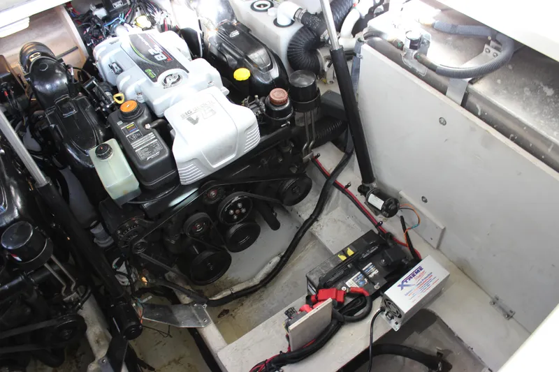 Slide: The Image of Sea Ray Sundancer 350 2014 - 71