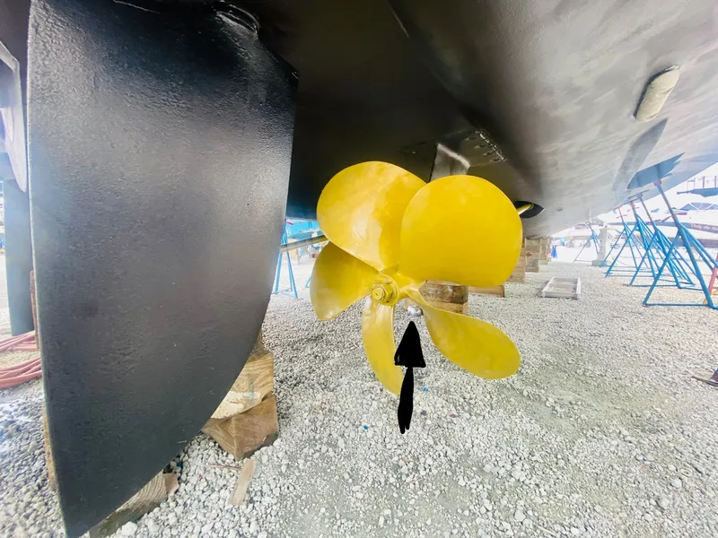 Slide: The Image of Propeller of a 2006 Viking Sport Cruisers 70 Motor Yacht in dry dock. - 8