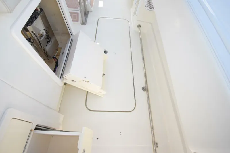 Slide: The Image of 2012 42 Hydra-Sports SF - A Salt Weapon - Cockpit - 10