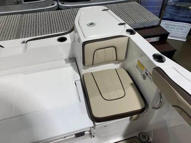 Slide: The Image of Yamaha 255 FSH Sport E 2023 - 6