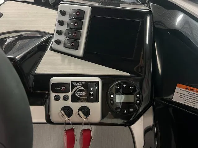 Slide: The Image of Yamaha SX220 2024 - 18