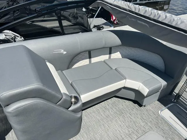 Slide: The Image of Bennington L Quad Bench 25 LFB Tritoon 2022 - 10