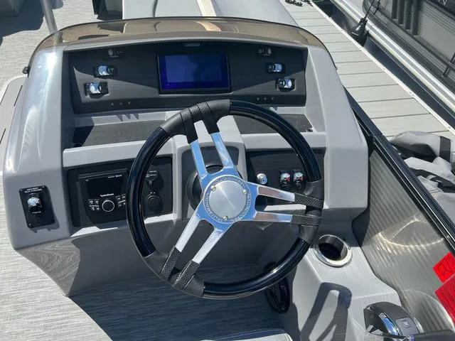 Slide: The Image of Bennington L Quad Bench 25 LFB Tritoon 2022 - 9