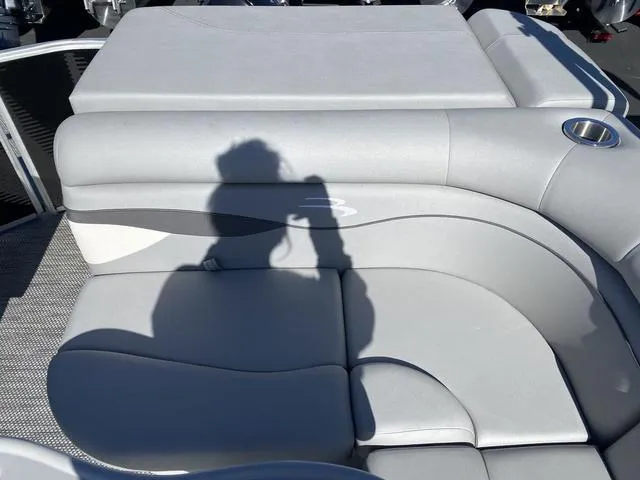 Slide: The Image of Bennington 20 SL - L Bench - Pontoon 2024 - 12