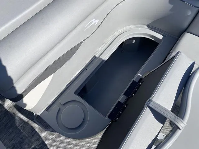 Slide: The Image of Bennington 20 SL - L Bench - Pontoon 2024 - 13