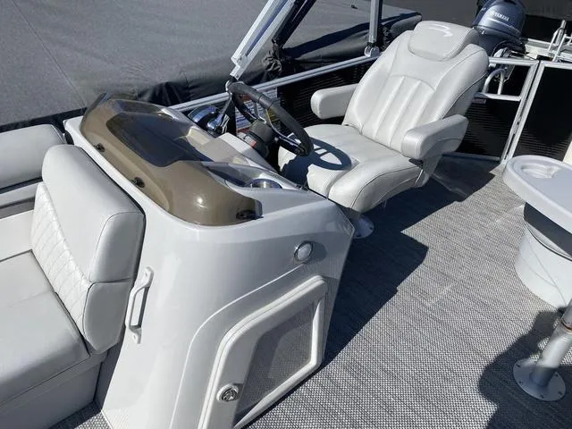 Slide: The Image of Bennington 20 SL - L Bench - Pontoon 2024 - 14
