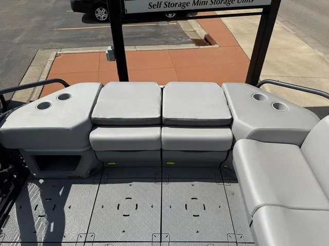 Slide: The Image of Sea-Doo Switch Sport 21 2024 - 10